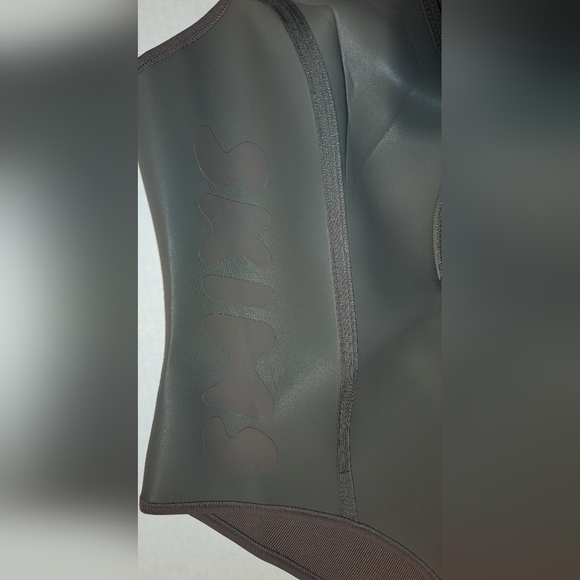 ⛱️ SKIMS 1 Piece Rubberized Scuba Zip up Strapless Swimsuit Grey Chalk 26 28 4X - Picture 4 of 9